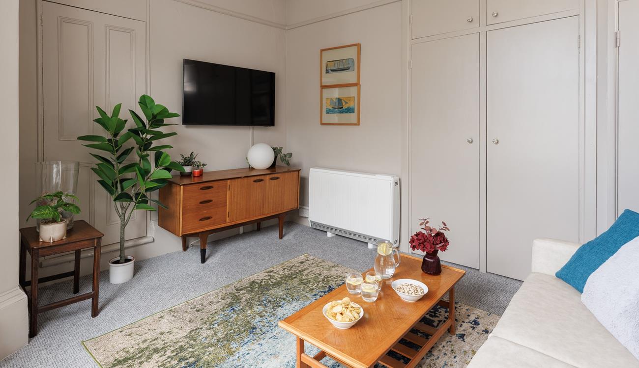 After a day out at the beach or exploring the shops, galleries and eateries in St Ives, snuggle up with a film in the lovely sitting room. 