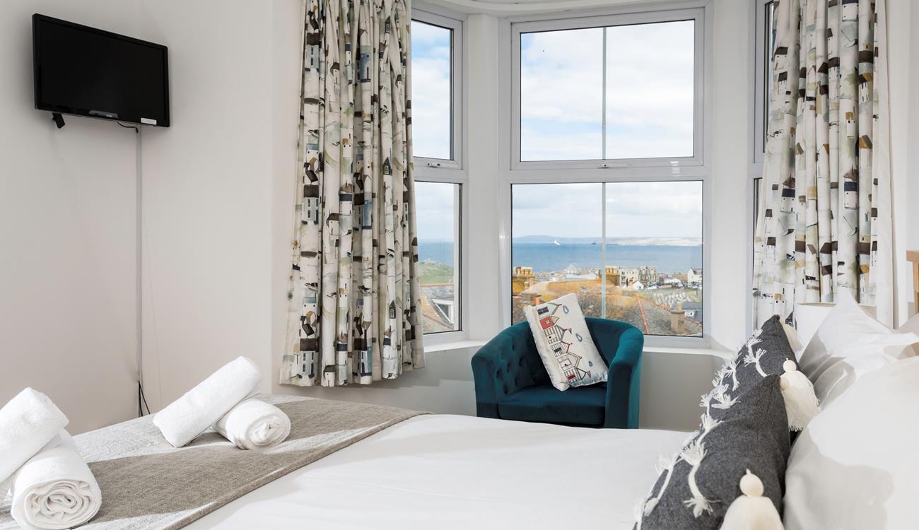 Sink into the spacious double bed and drift off for a dreamy night's sleep.