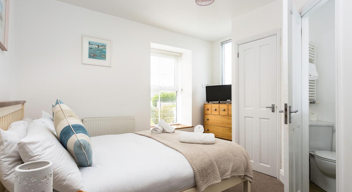 Wake up and wander into the en suite to get ready for the day.