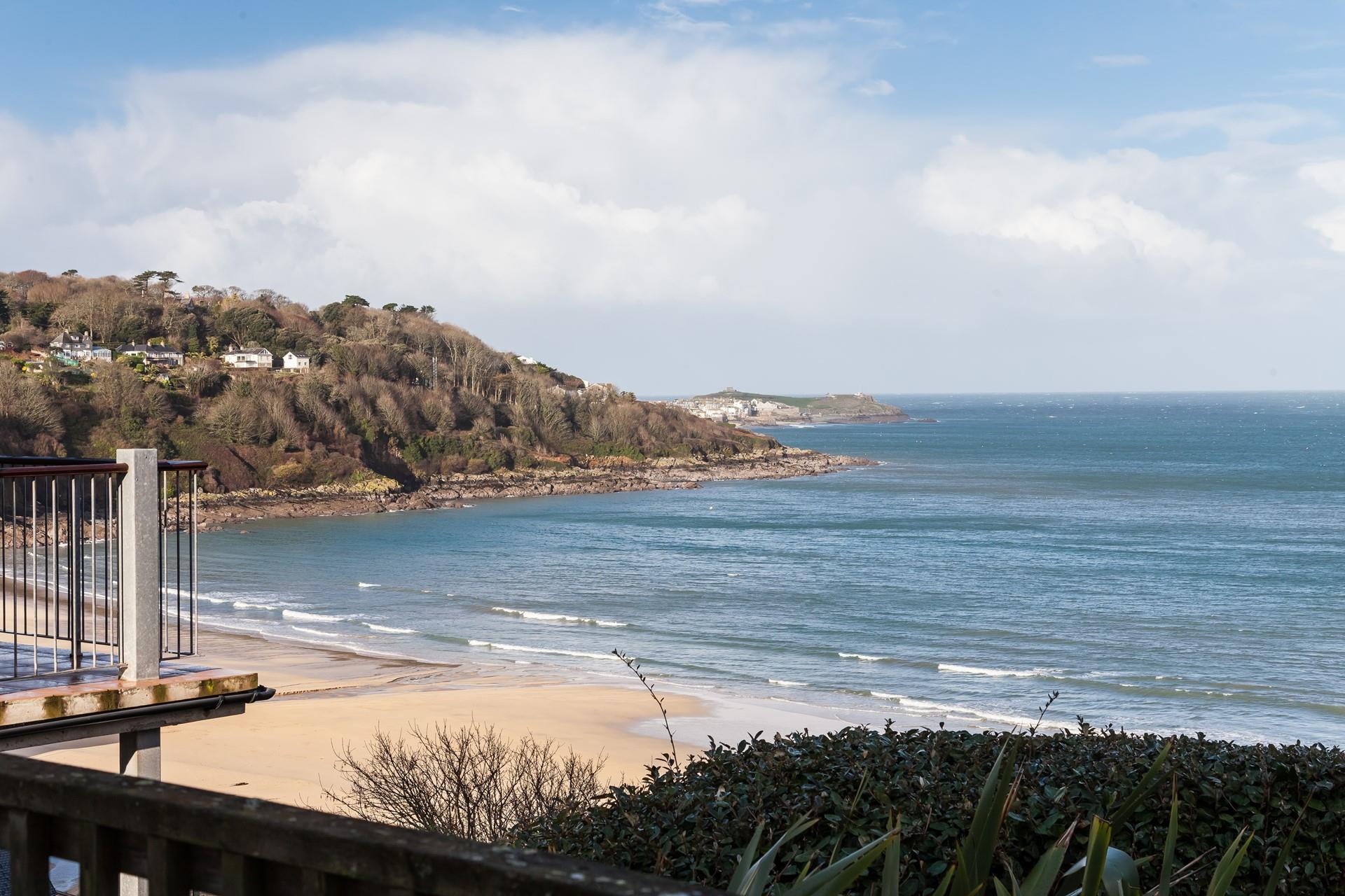 Be mesmerized by the unbeatable views of Carbis Bay beach from the private patio. 