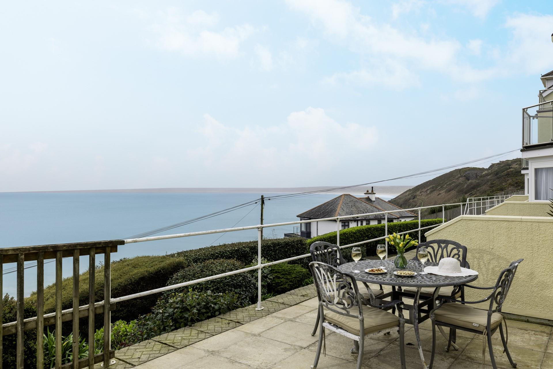 Dine on the private patio to the backdrop of Carbis Bay beach.