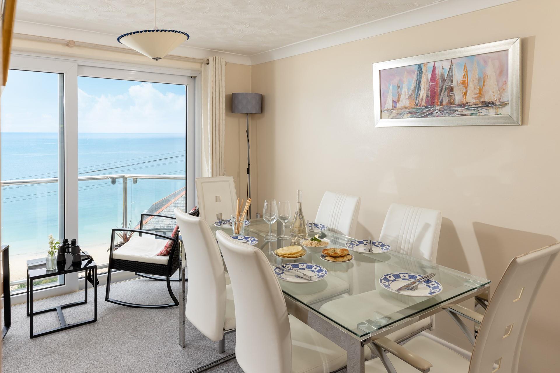 Enjoy your holiday meals with the ocean as your backdrop!