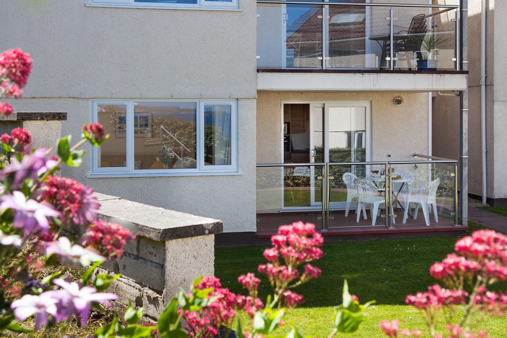 Number 7 is situated on the ground floor and sleeping 4 is the perfect family-friendly getaway.