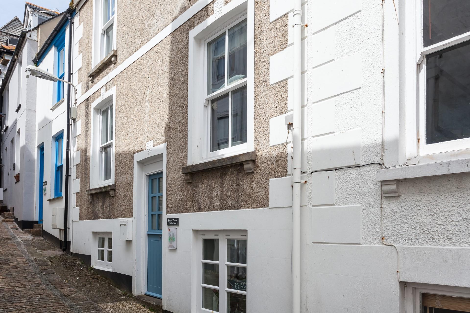 Stone S Throw Downalong Aspects Holidays