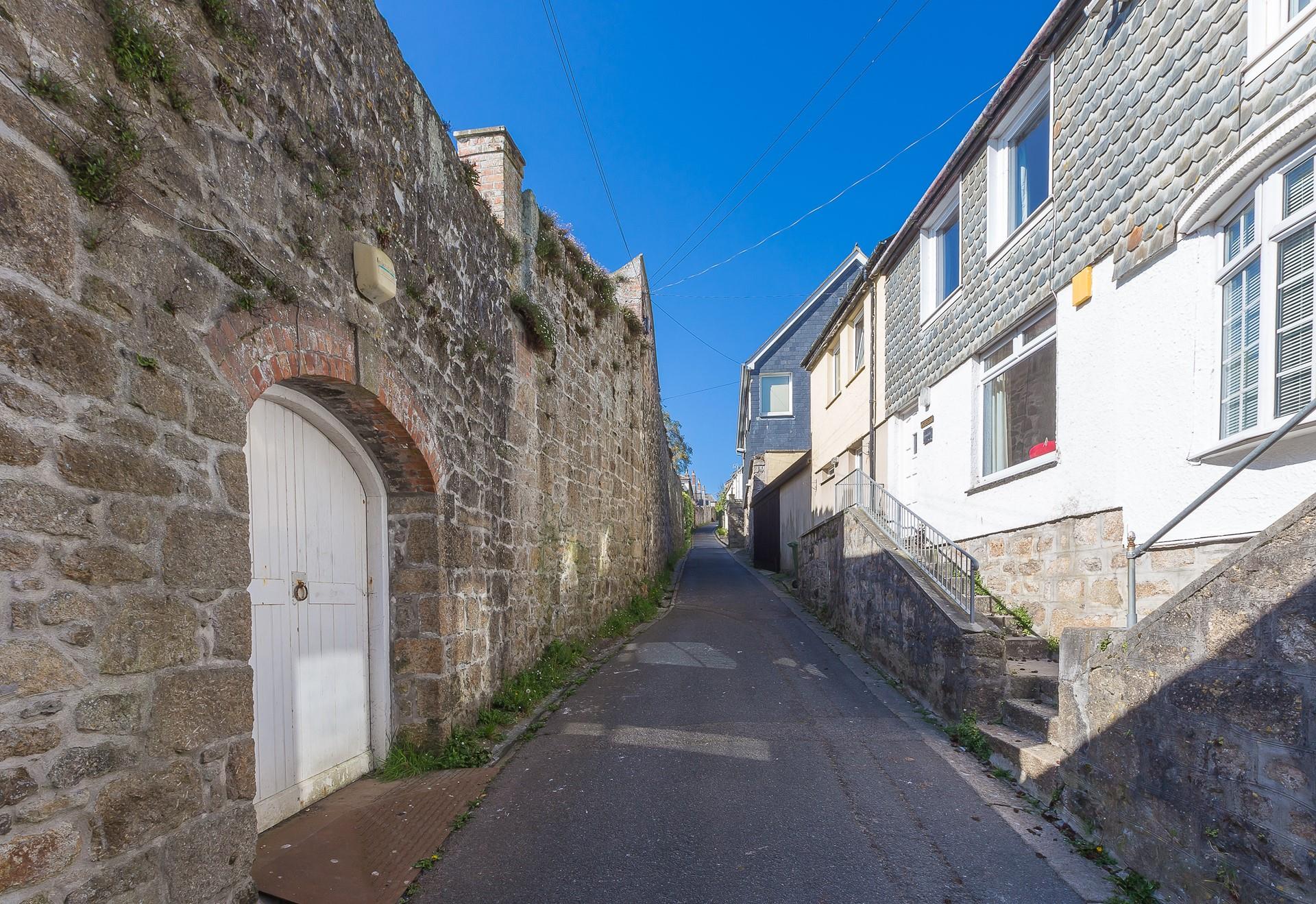 The front of Spindrift, in the quaint Ayr Lane. 