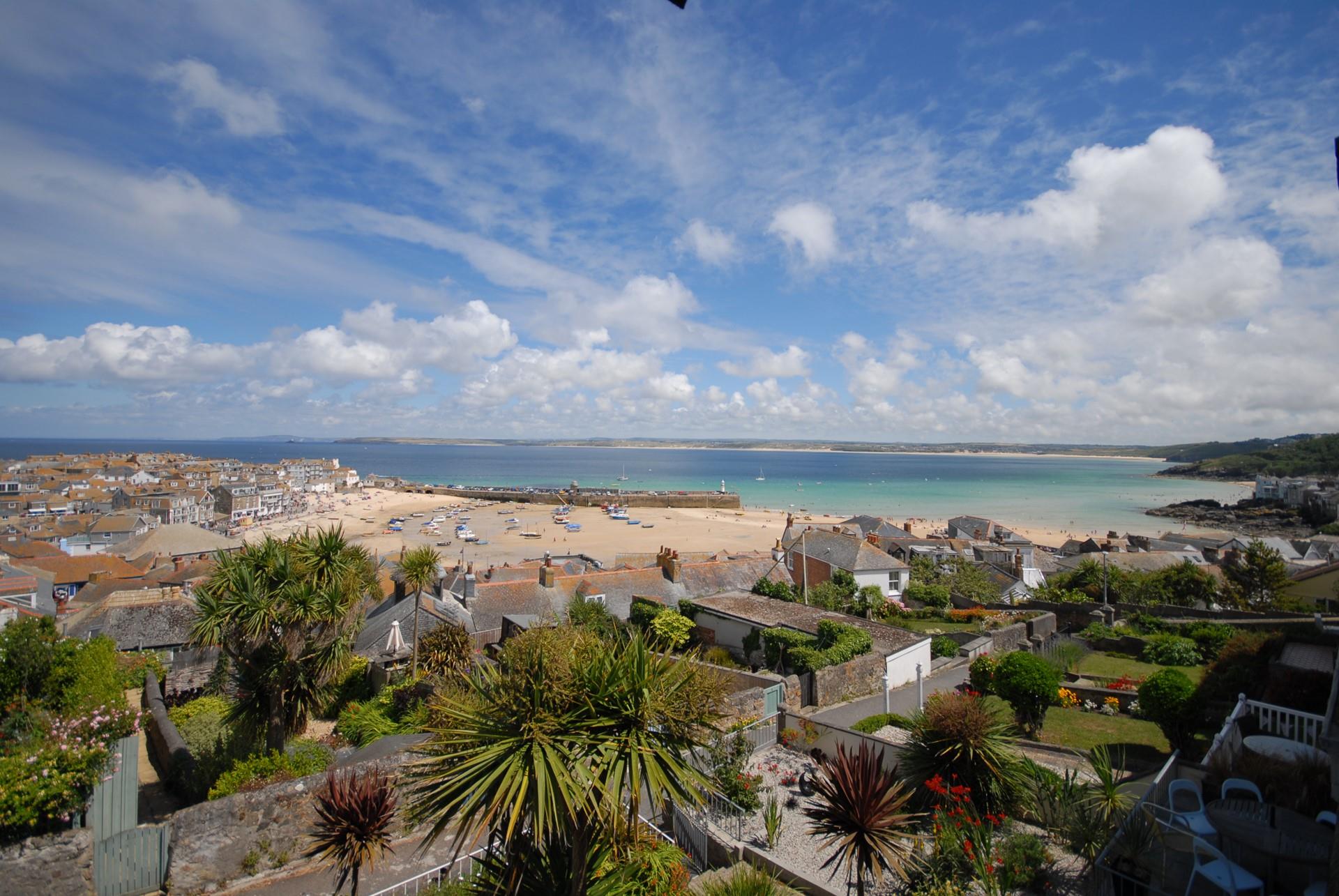 Explore the cobbled streets of Downalong, with its quirky shops and cafes.