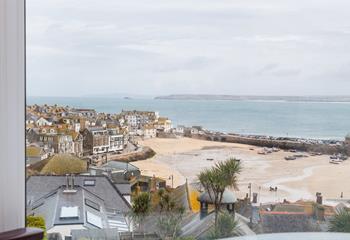 Wander down to the cobbled streets and explore all St Ives has to offer.