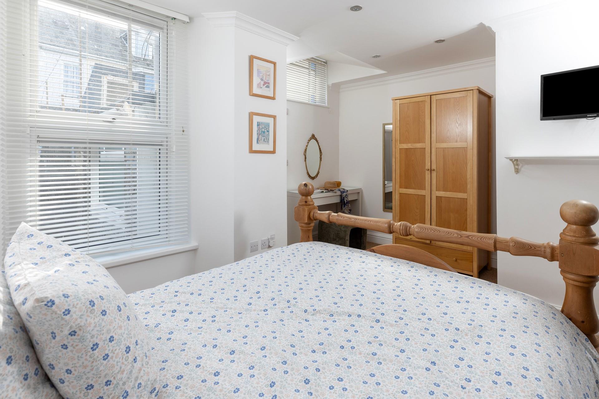 Decide on the day's plans after a relaxing slumber.