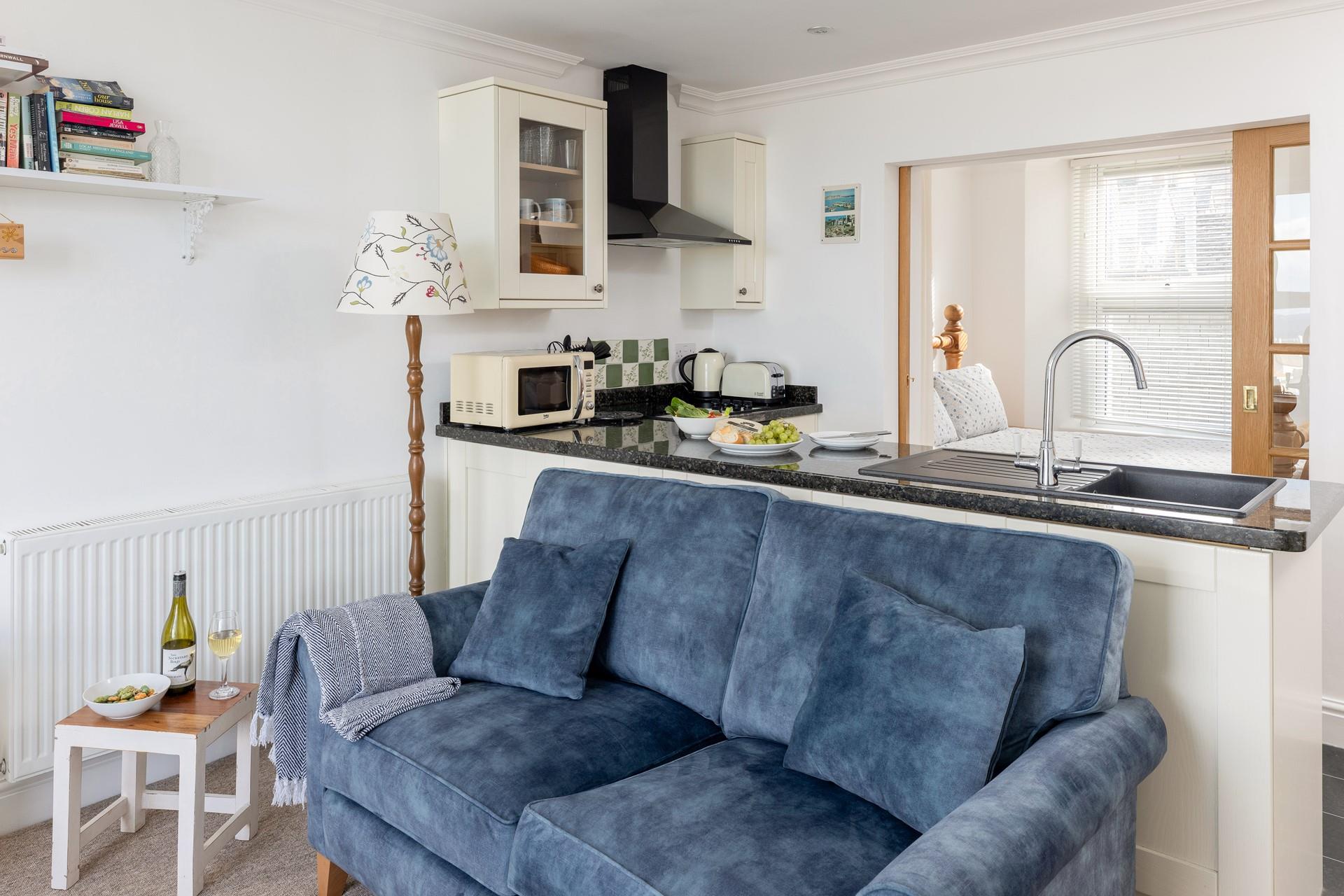 Rustle up some fine cuisine for you both to enjoy at the bay window as you look out over the St Ives rooftops.