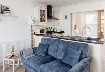 Rustle up some fine cuisine for you both to enjoy at the bay window as you look out over the St Ives rooftops.
