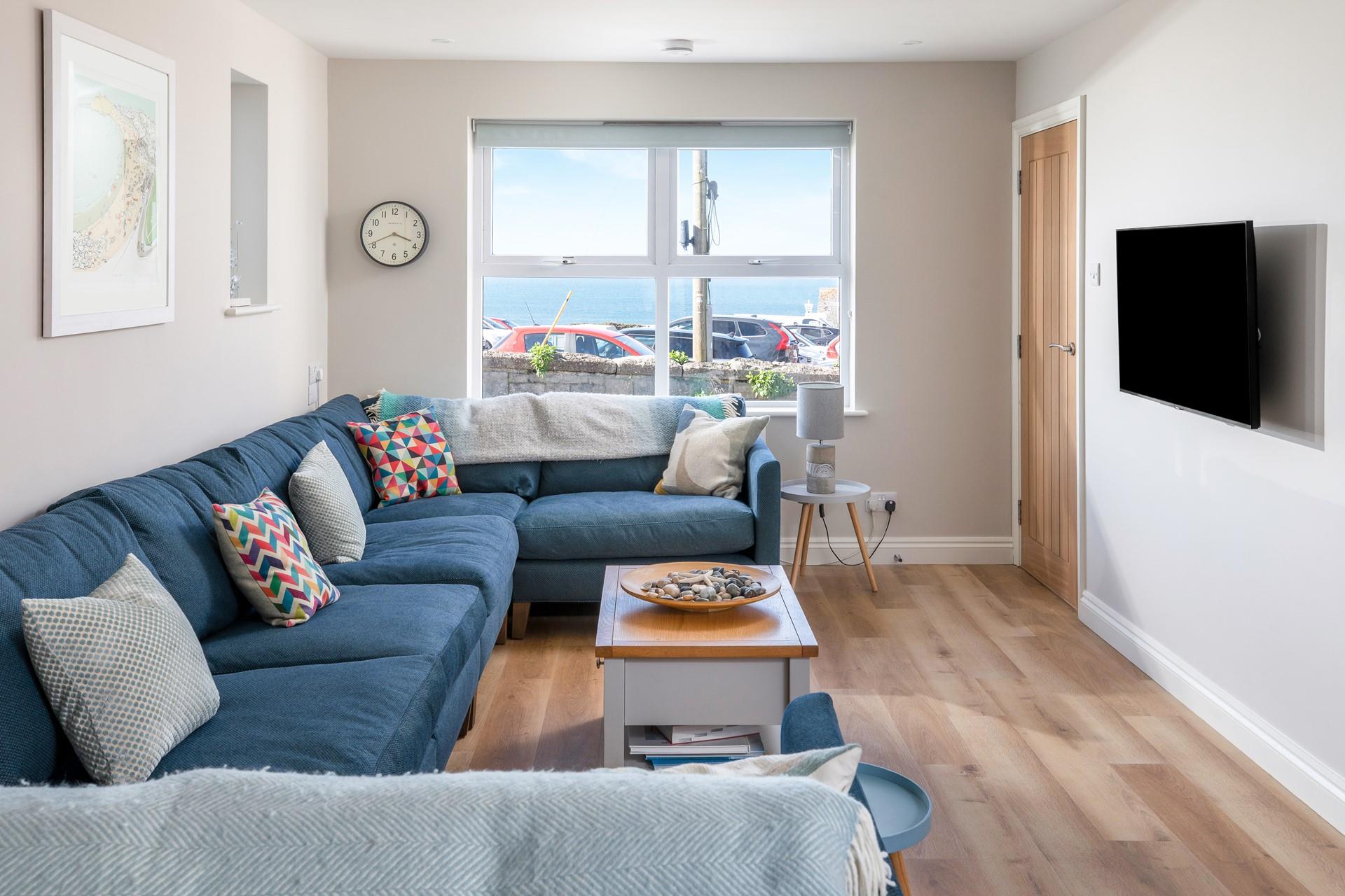 Spend quality time together by the sea at Treporth!