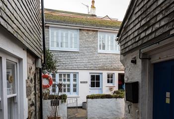 You are in an ideal location for exploring the cobbled streets of St Ives.