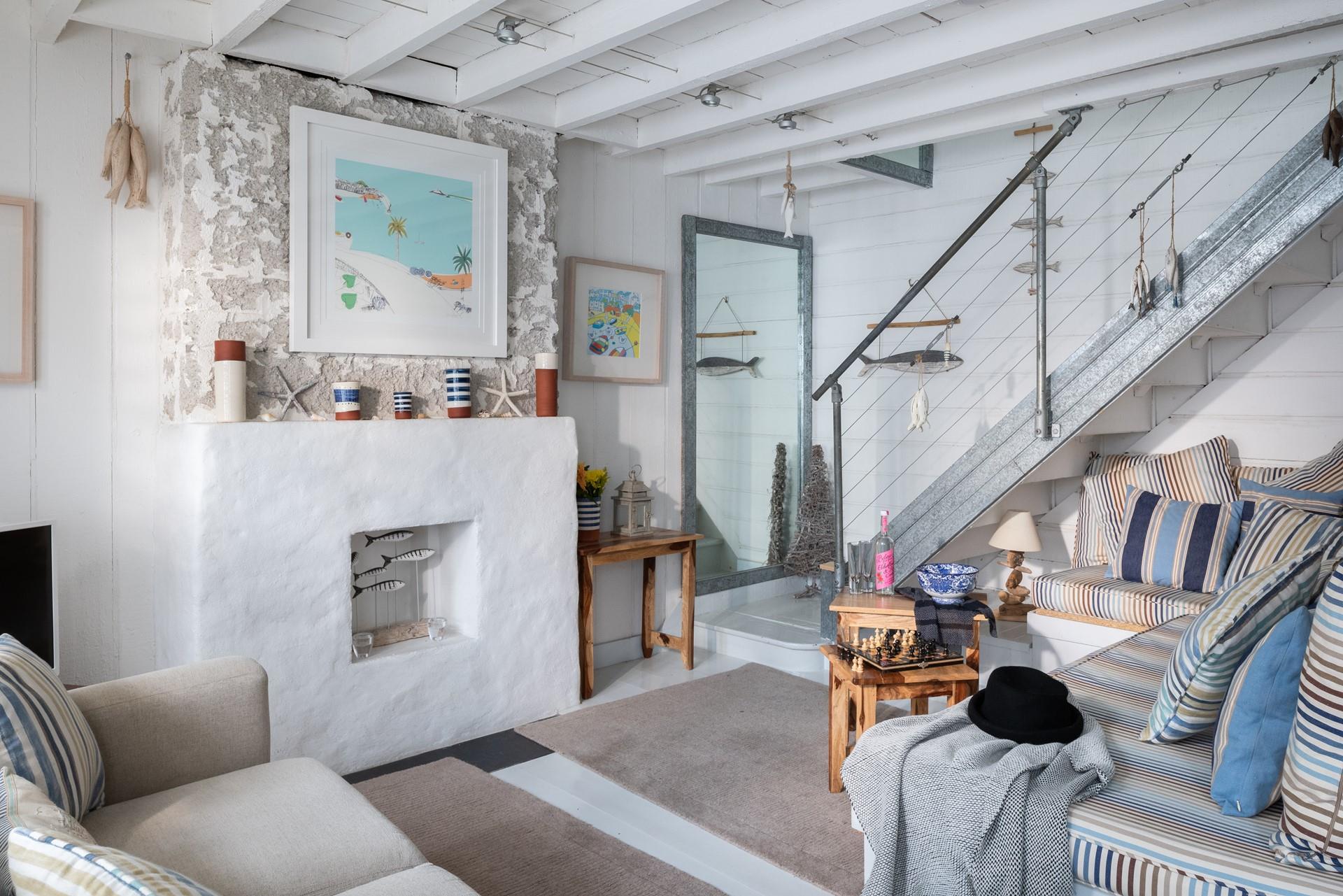 This quirky cottage is located away from the hustle and bustle but still close enough to all the beaches and shops in town.