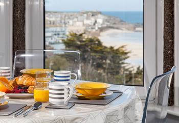 Large windows ensure the property is bright and airy whilst giving unobstructed views of stunning St Ives.
