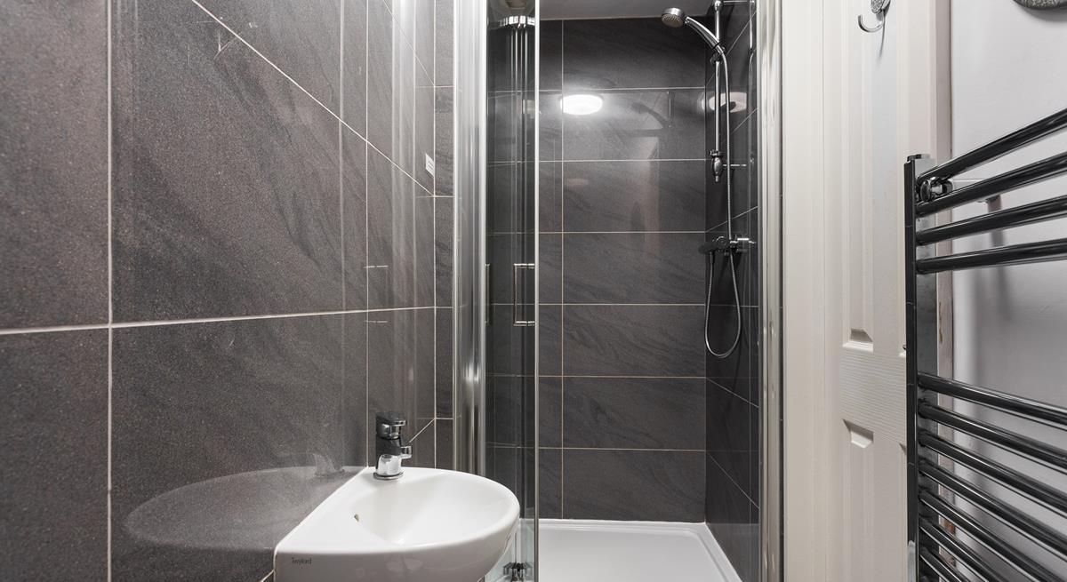 Wash off the sand in the modern shower room.