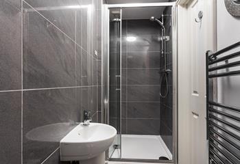 Wash off the sand in the modern shower room.