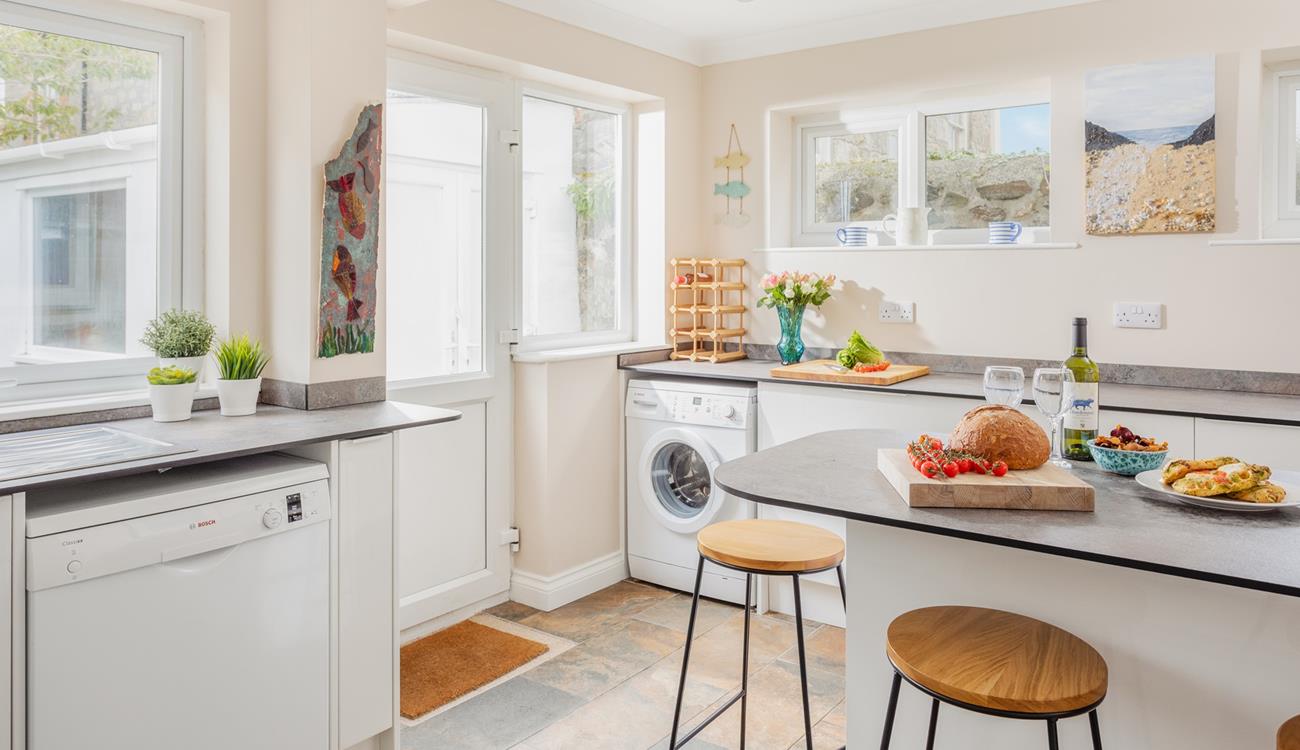 Sit around the breakfast for and indulge in a hearty breakfast before heading out for the day.