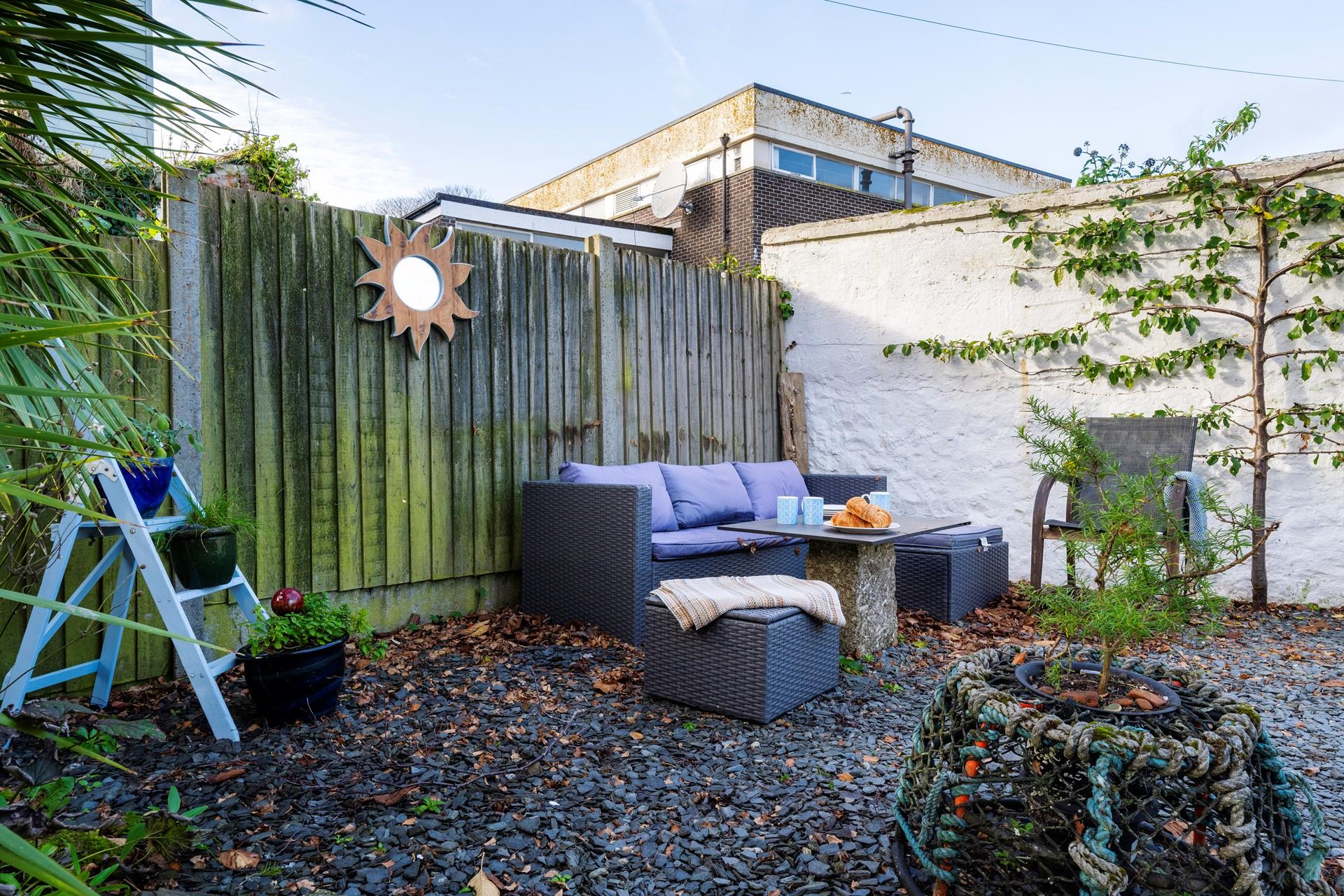 Start the day with delicious pastries al fresco.