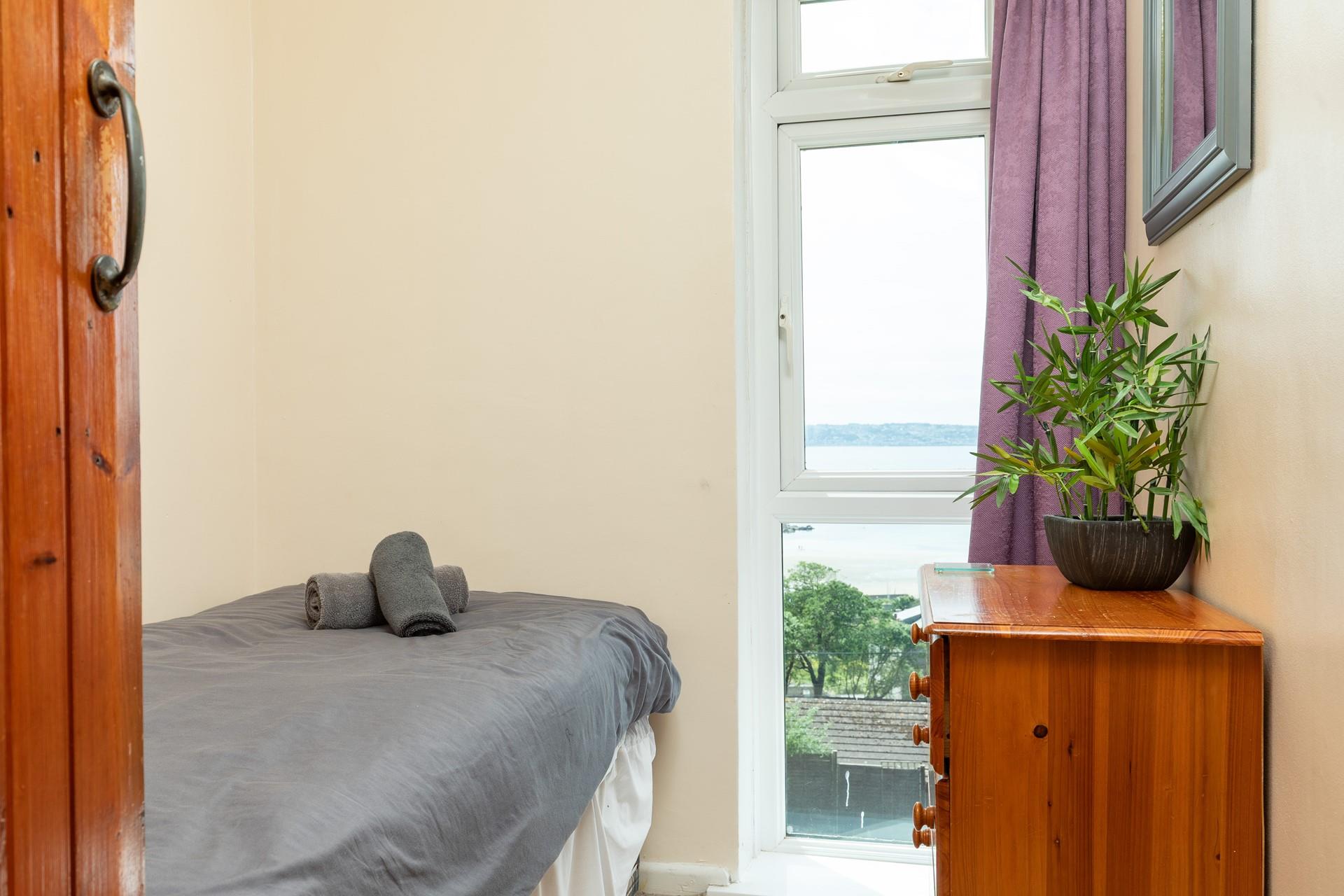 The single room also boasts a sea view!
