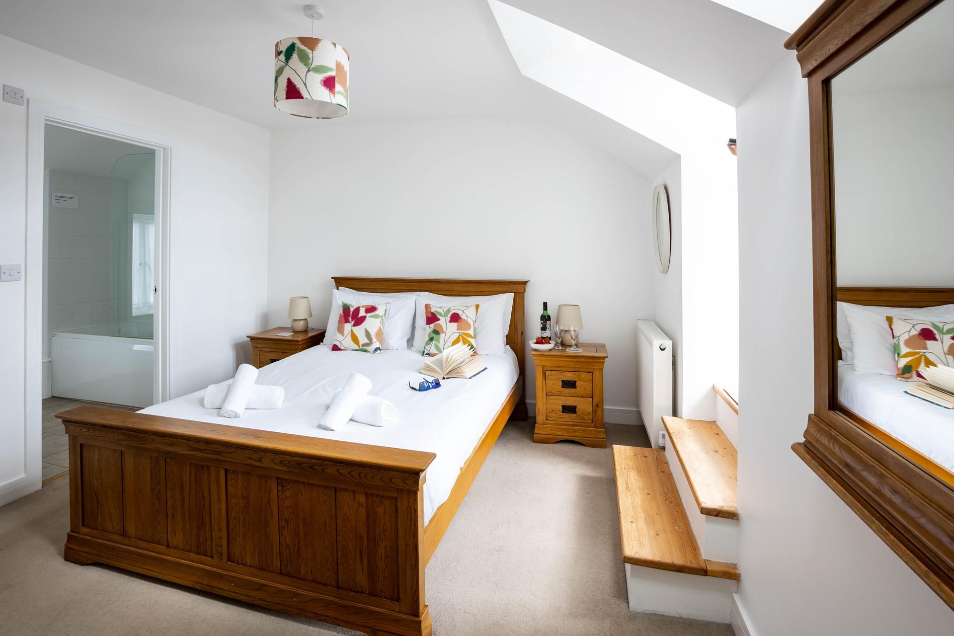 Wake up and enjoy a hot shower in your en suite.