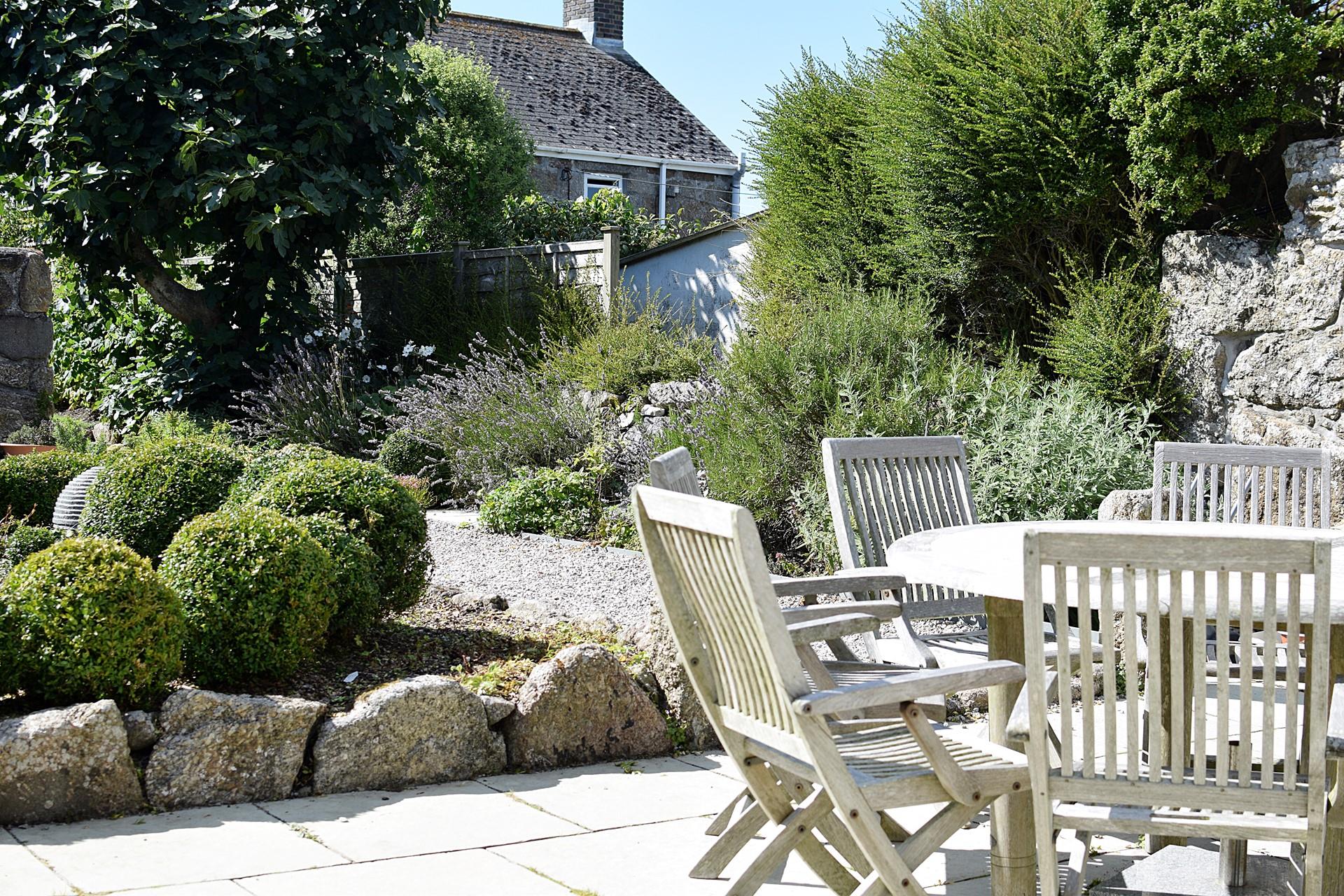 The garden is fully enclosed so children and furry friends can play safely.