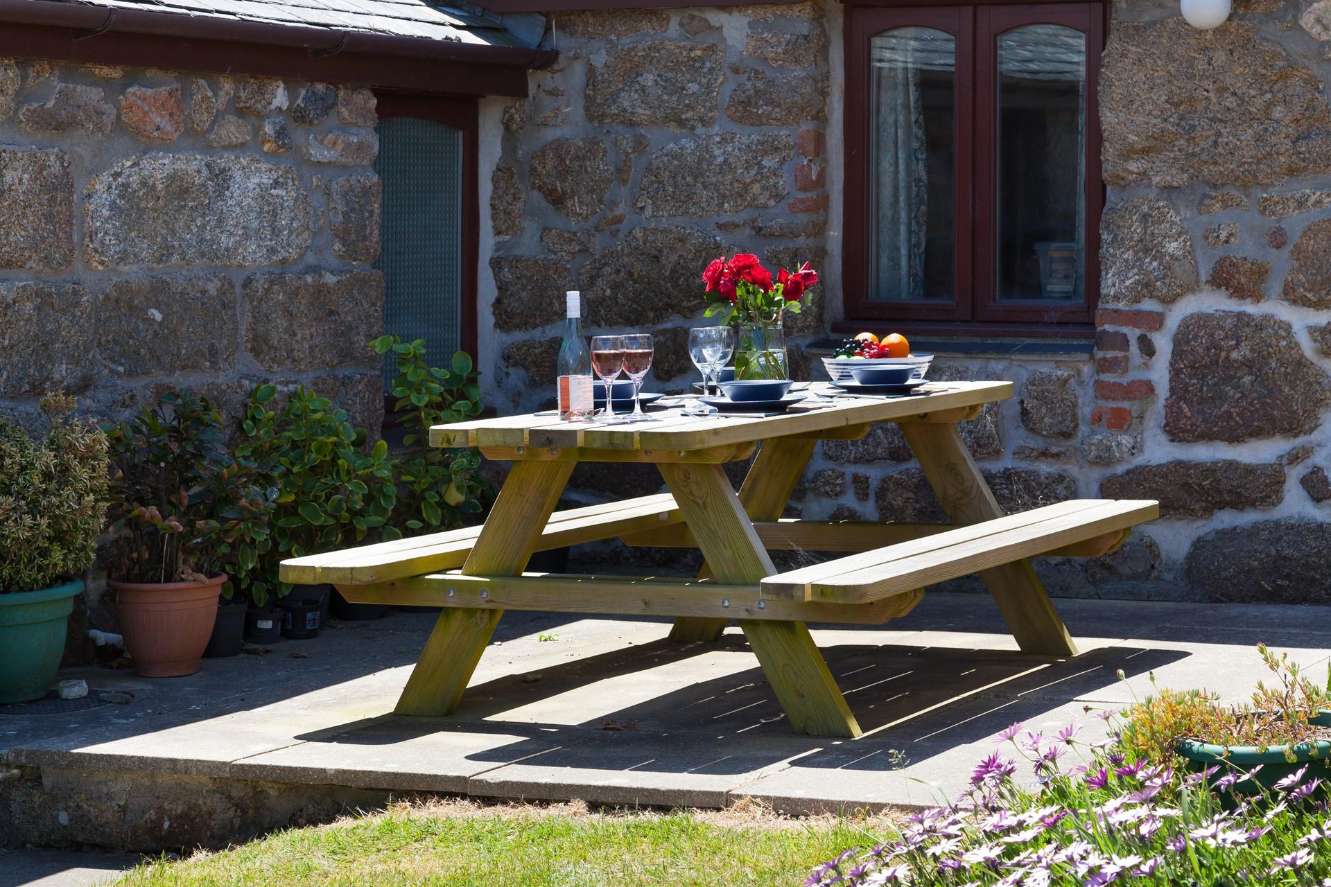 Enjoy your meals al fresco relaxing in the sun.