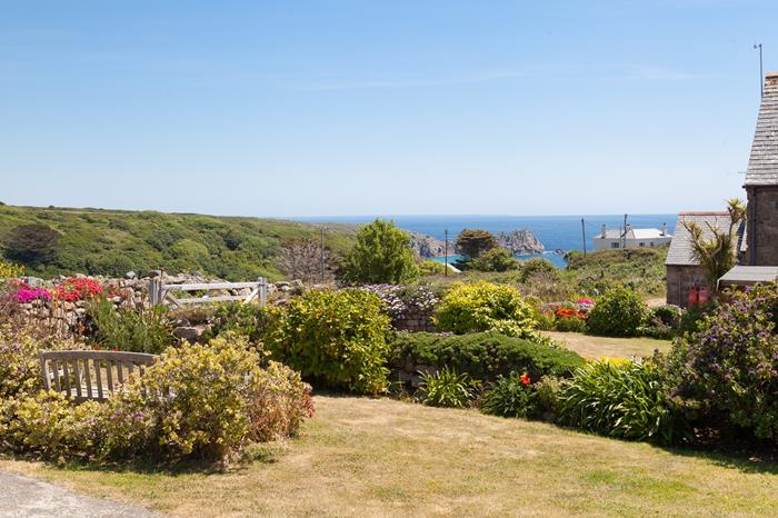 Tresillion, Sleeps 6 in Porthcurno