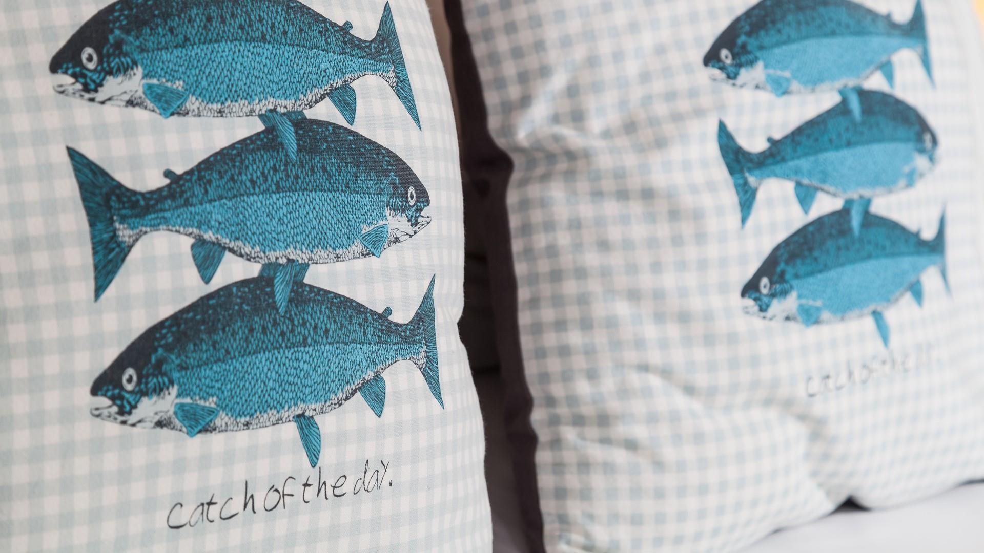 Grab a pasty and sit on the harbour to eat it, watching the boats bob up and down.