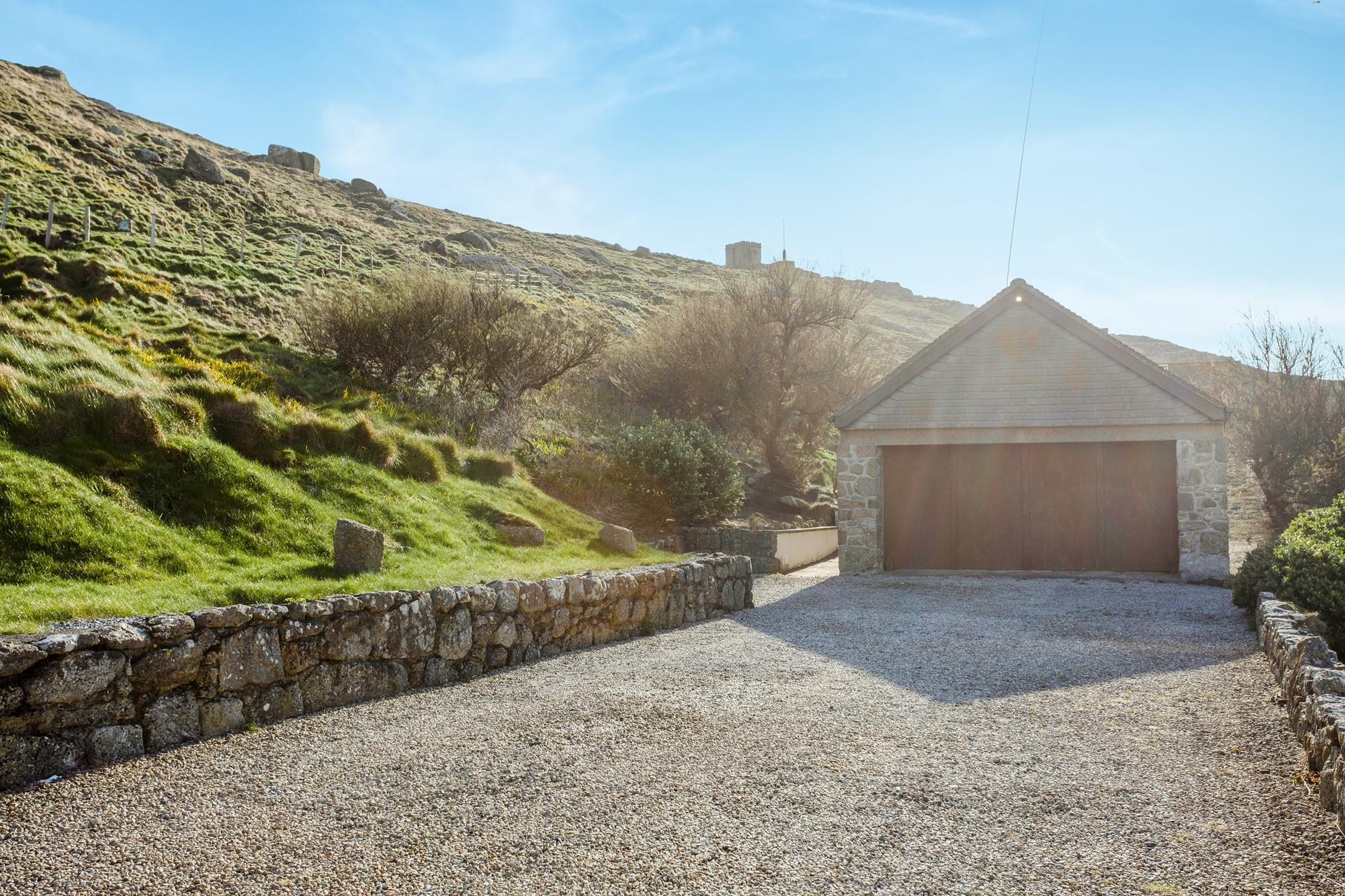 Park up and forget the car for the week, spend the week at the beach!
