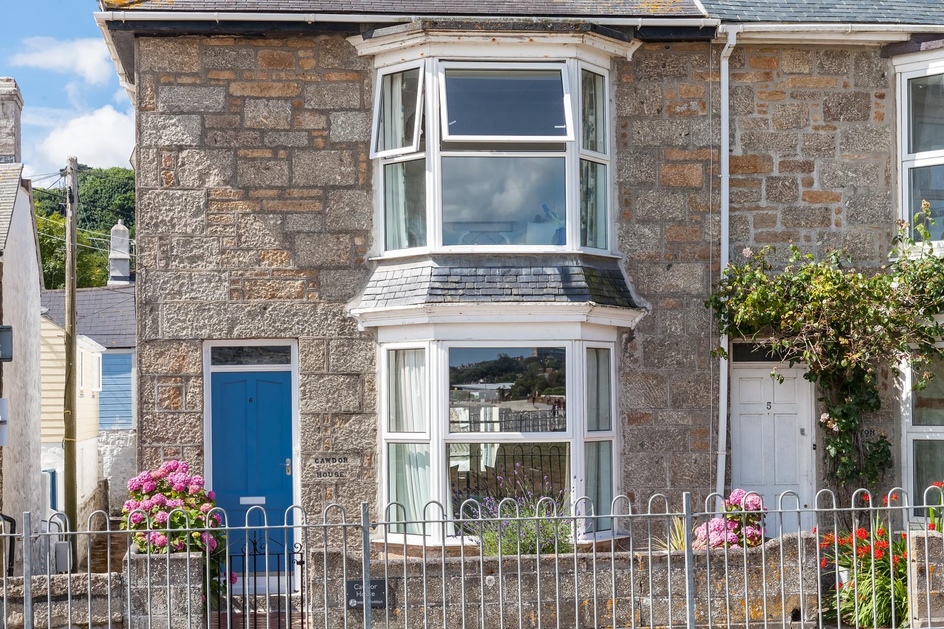 Cawdor House is located perfectly to explore west Cornwall.