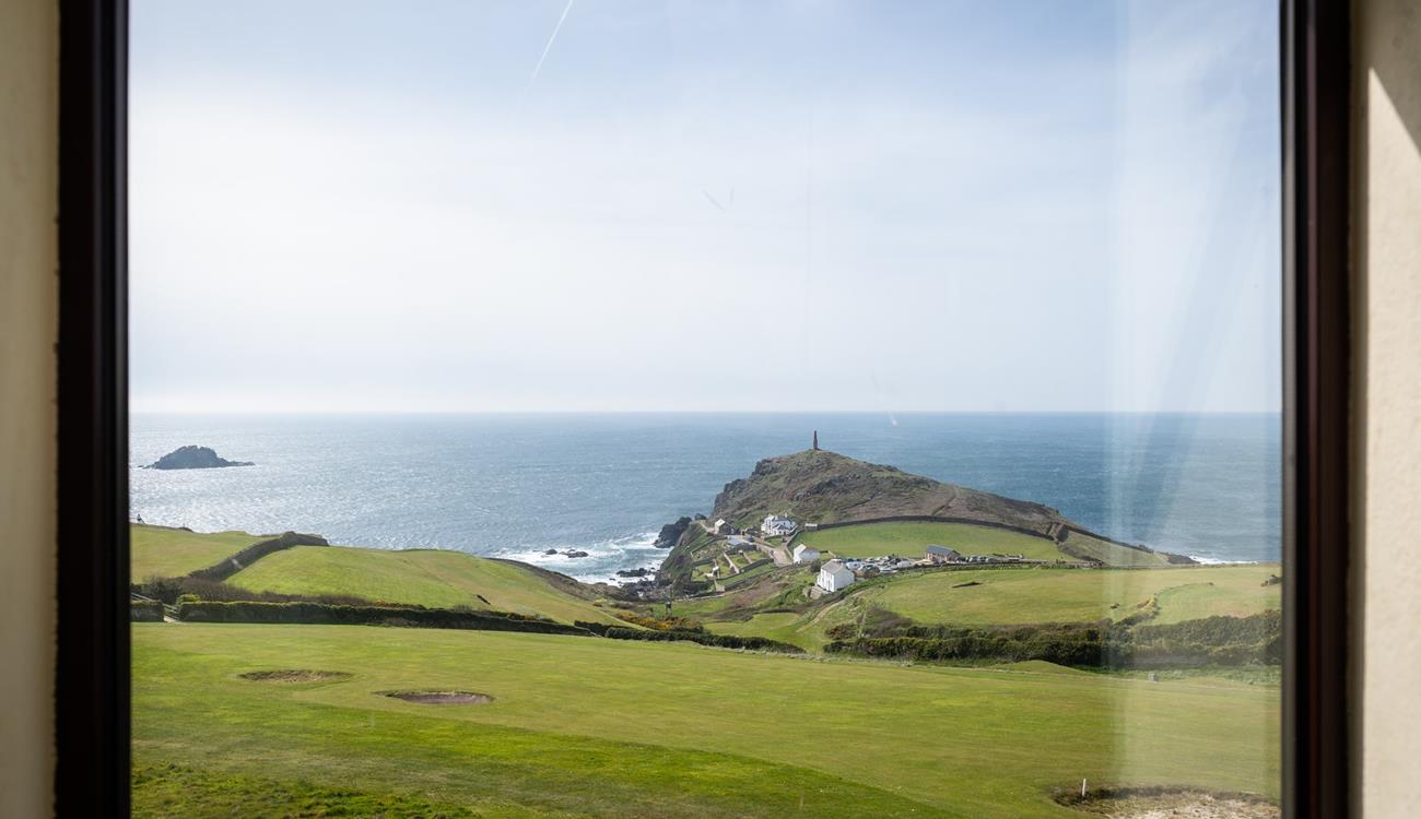 Beautiful Cornish coastal walks surround this property. 