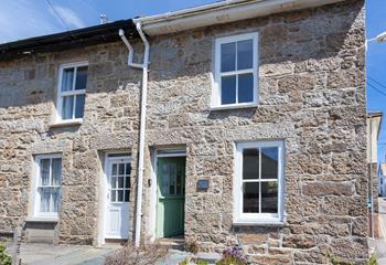 Marracks Cottage is the ideal location for a family holiday. 