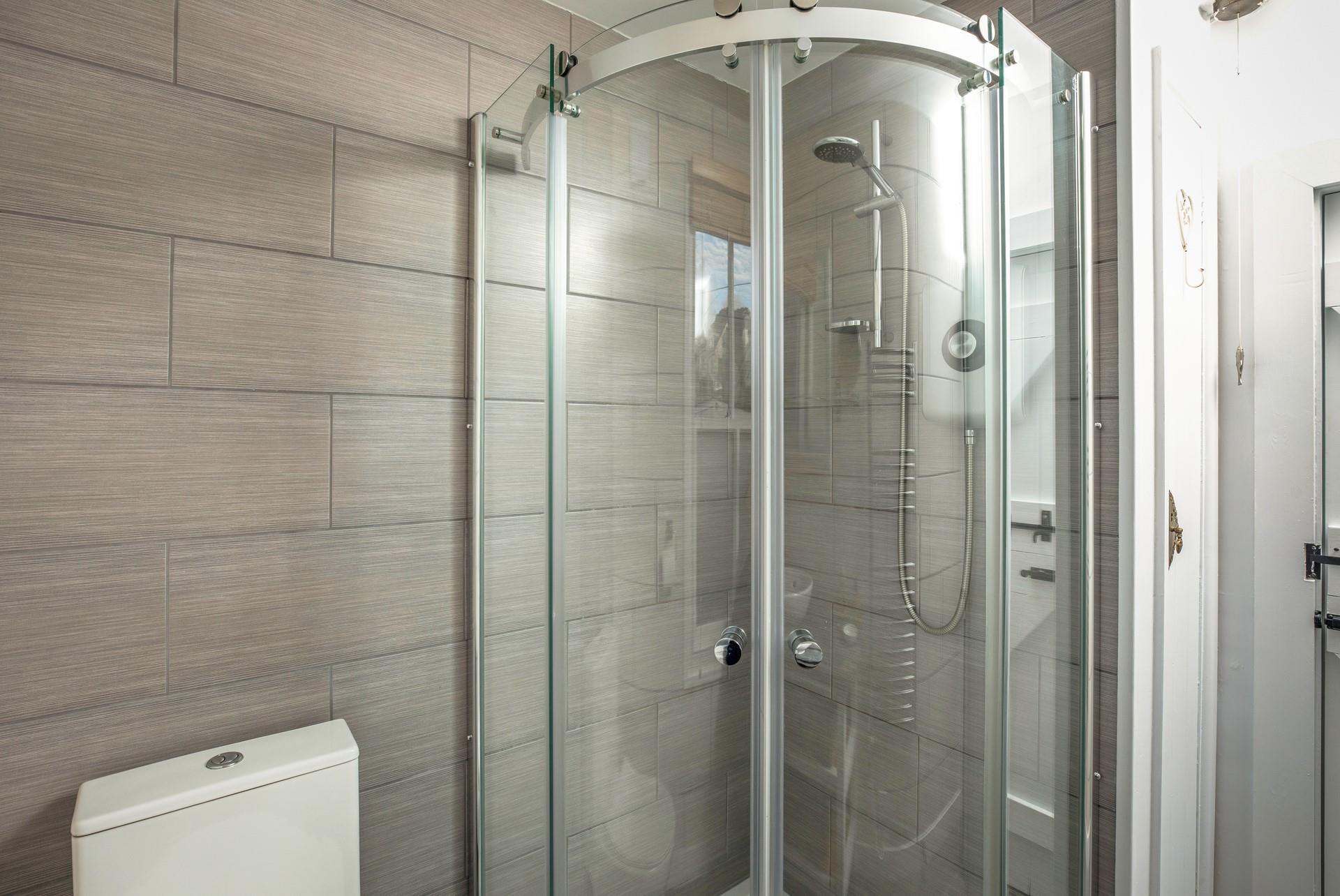 Set yourself up for the day with a hot shower before heading out to explore Cornwall.