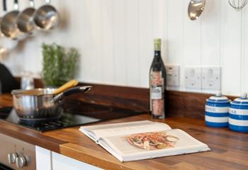 Create your own stunning seafood dishes in the spacious kitchen, using fresh local ingredients.