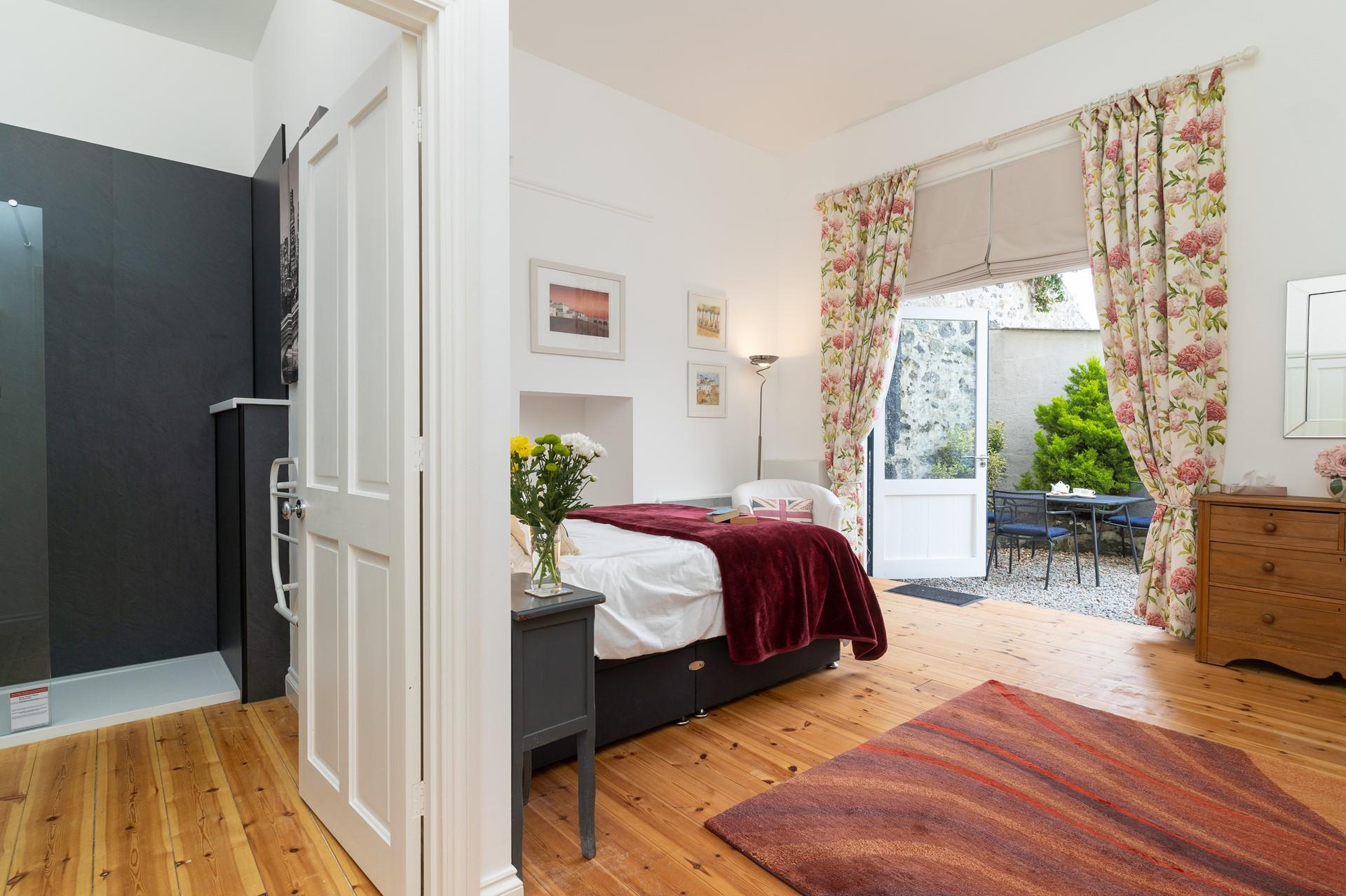 Relax in the evenings in the country-style surroundings.