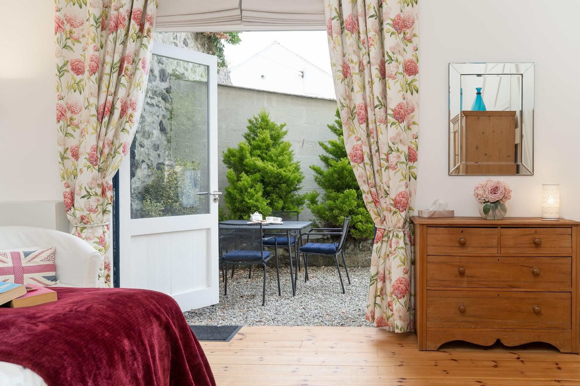 Open the doors and breathe in the fresh sea air whilst enjoying a cup of tea in the mornings.