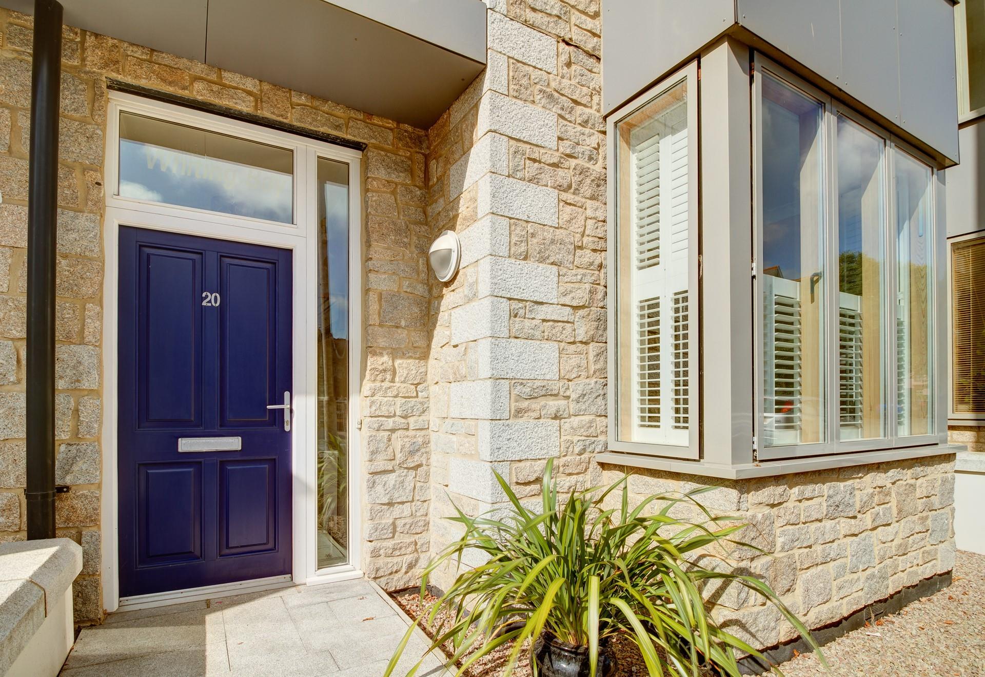 A welcoming entrance at Whiting Bay.