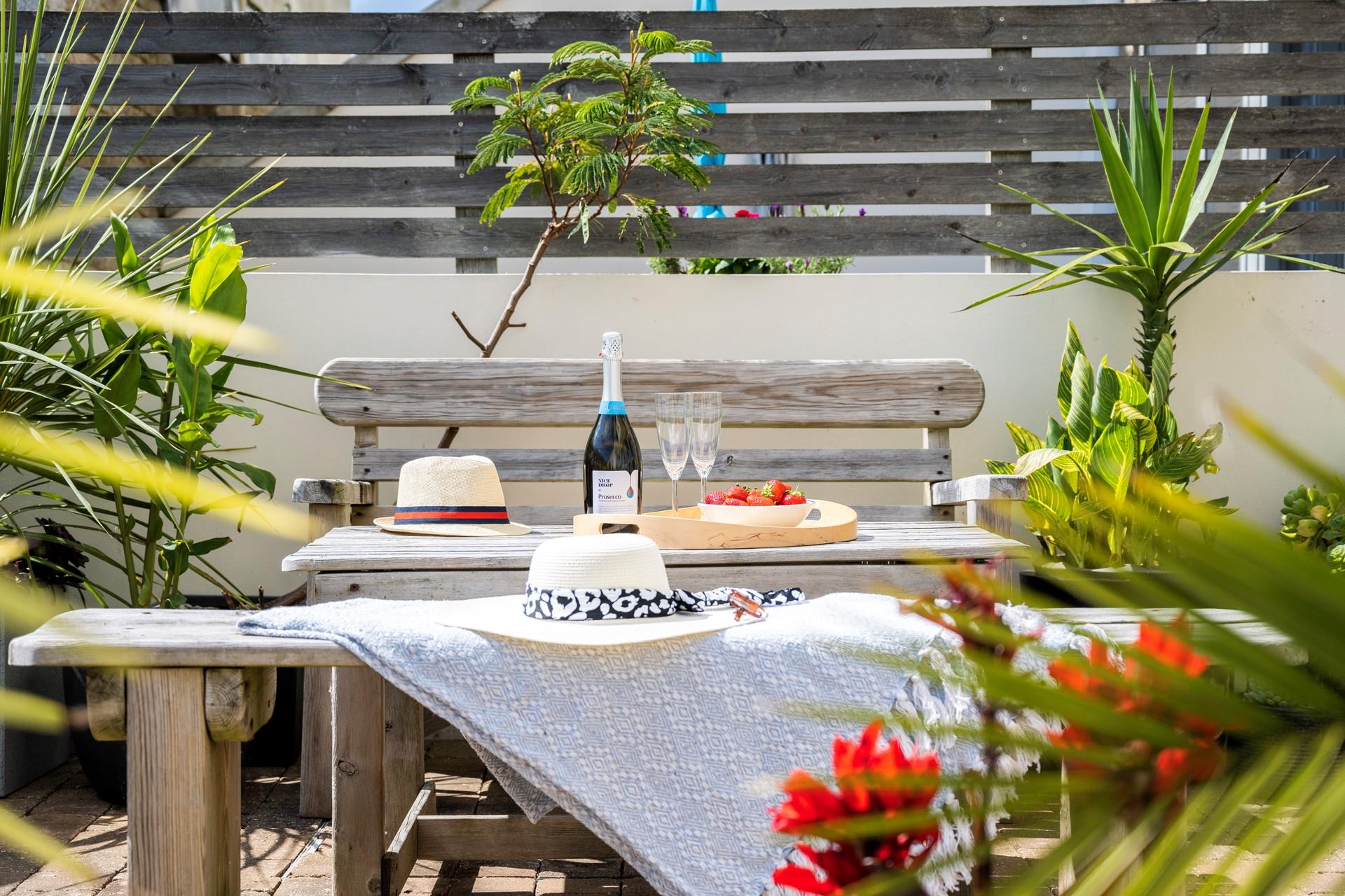 Serve up delicious, local fayre with a glass of fizz. 