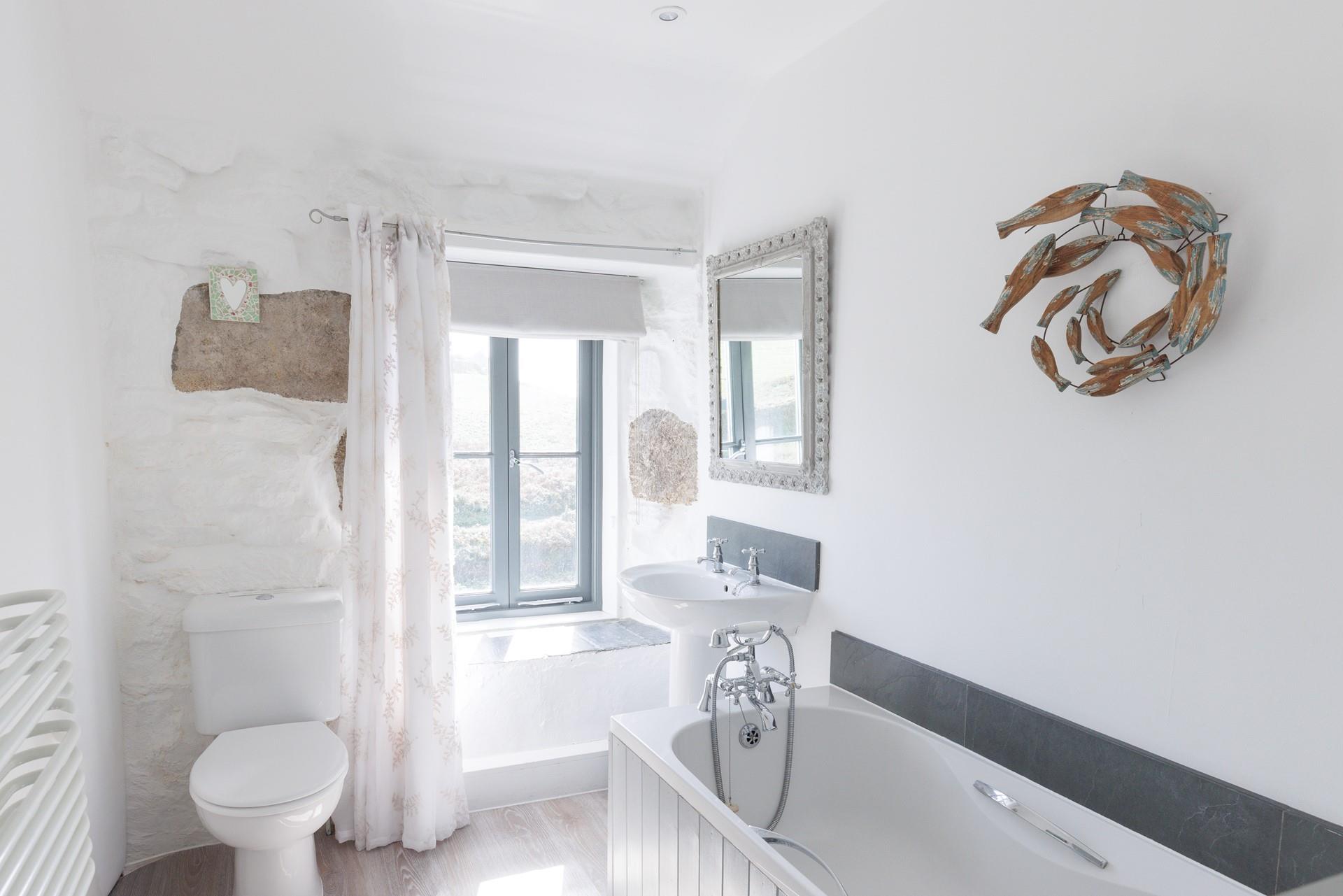 Relax and unwind in a hot bubble bath.