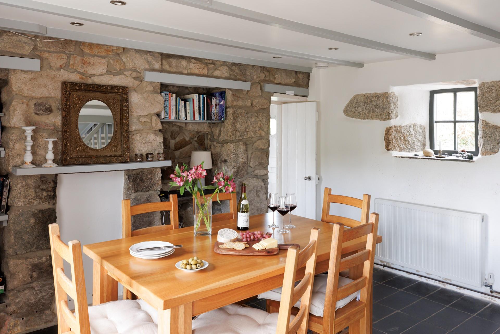 Enjoy family meals in the open plan sitting dining room.