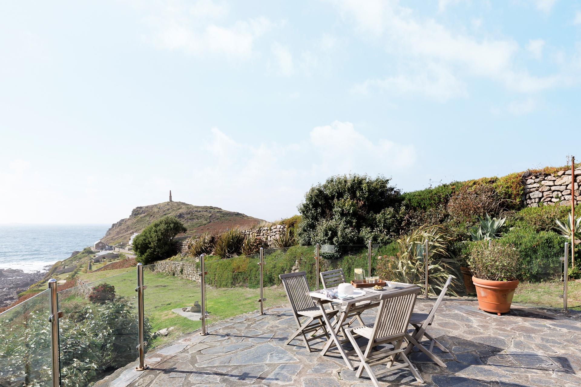 With uninterrupted views out to sea, Cove Cottage is difficult to leave.