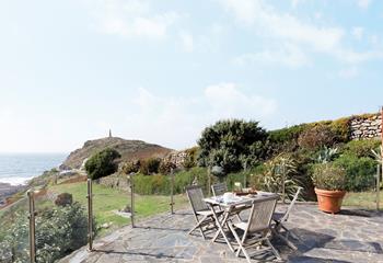 With uninterrupted views out to sea, Cove Cottage is difficult to leave.