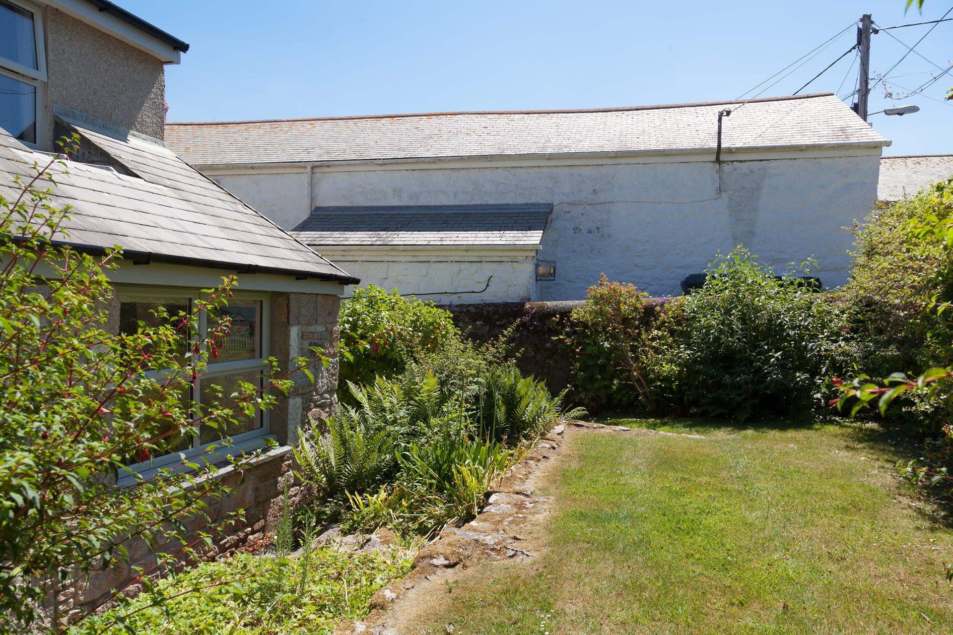 We love the quaint cottage garden. 