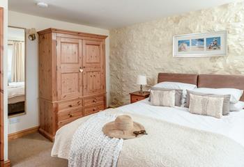 Bedroom 2 has a zip and link bed for flexible sleeping arrangements.