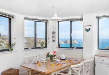 Enjoy a family breakfast surrounded by this stunning Cornish sea view.