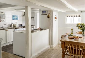 The kitchen and family dining area is a very sociable space allowing you to enjoy delicious family meals together. 