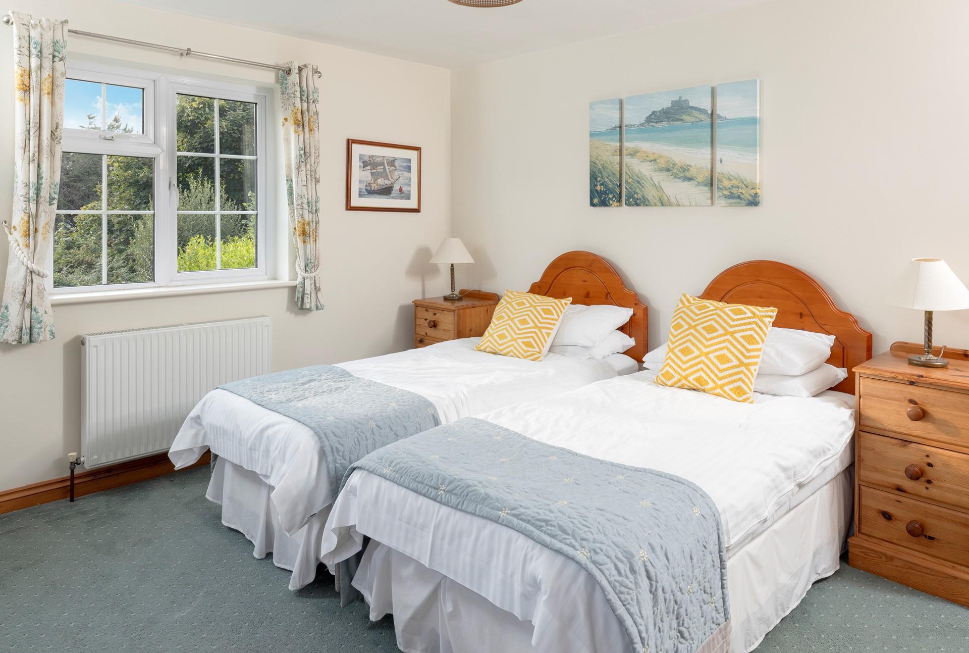 The spacious 2nd bedroom can be made up with twin beds or a super king. 