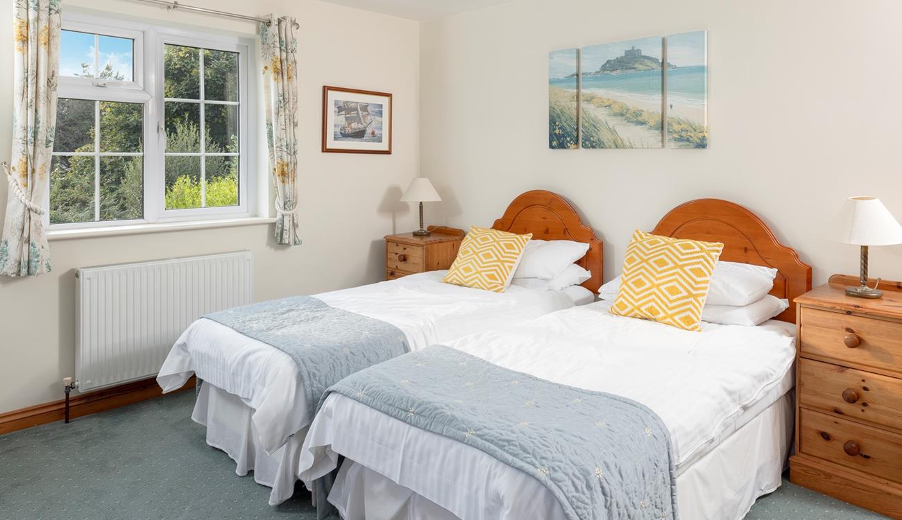 The spacious 2nd bedroom can be made up with twin beds or a super king. 