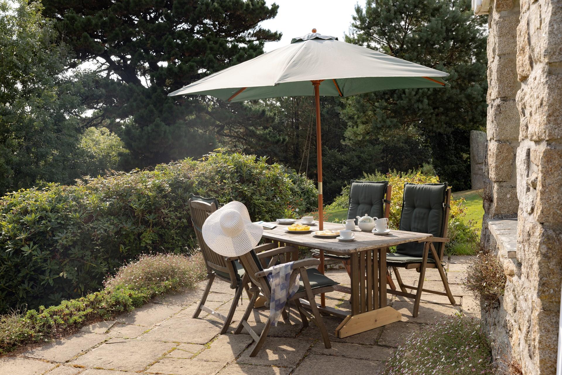 Take your breakfast al fresco in the morning sunshine.