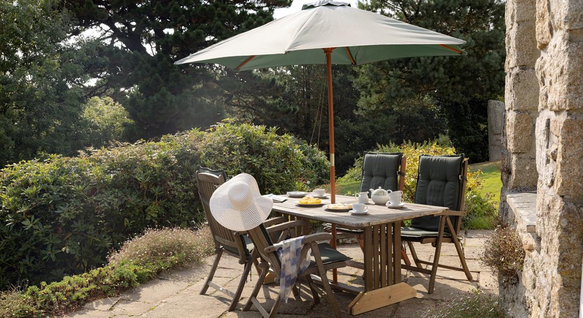 Take your breakfast al fresco in the morning sunshine.